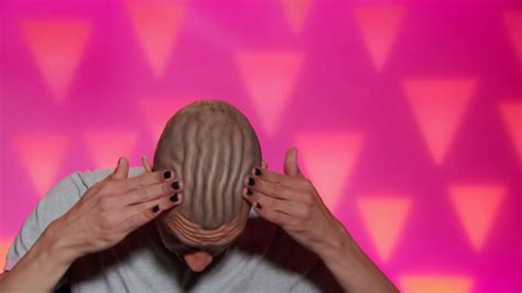yvie oddly head
